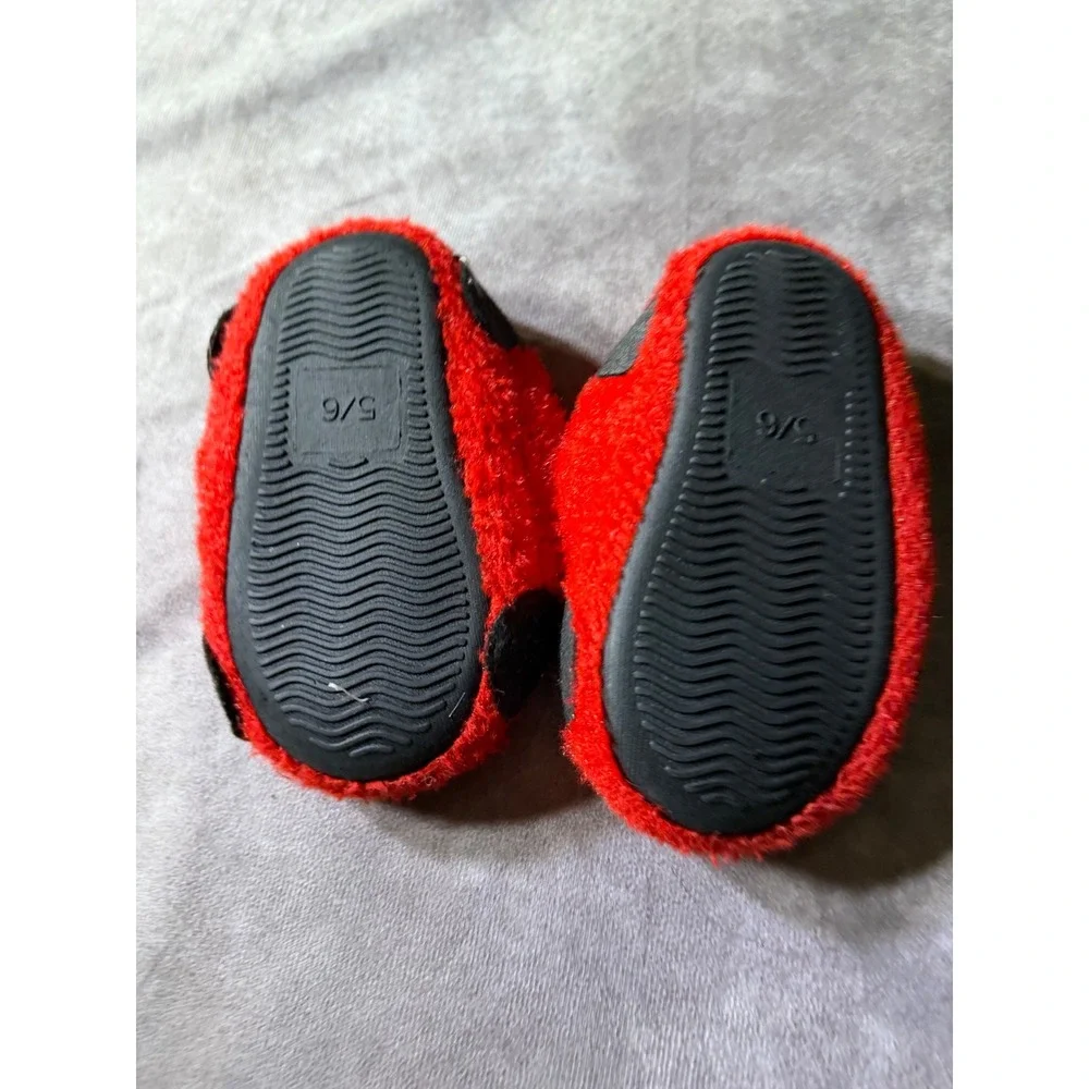 Hot Wheels Toddler Boys Red Race Car Plush Slippers Size 5/6 House Shoes